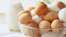 144 بيضة علاوة شهرية لعاملين في شركة أمن